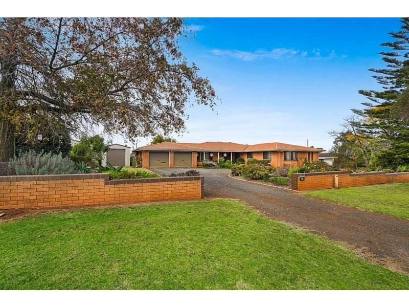 302 Greenwattle Street, Wilsonton Heights QLD 4350