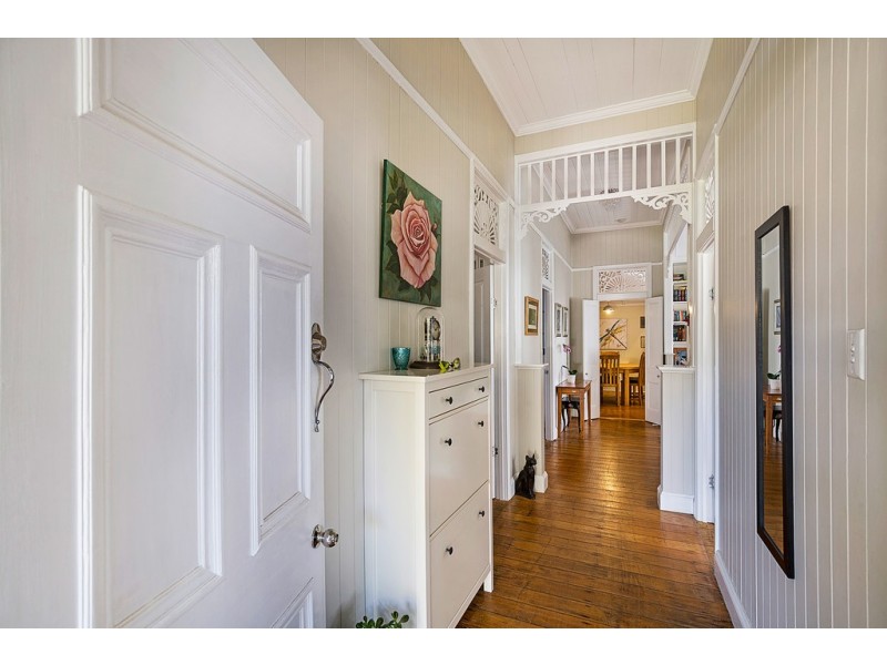 105 Holberton Street, Newtown QLD 4350