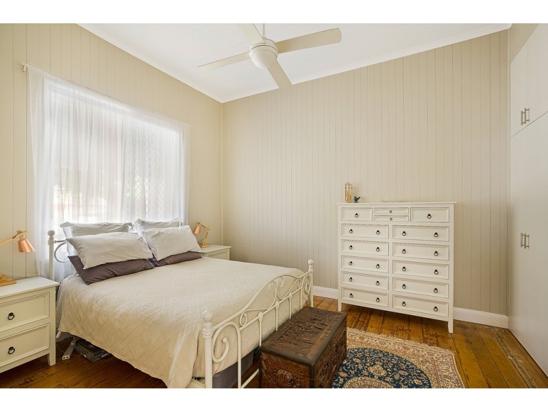 105 Holberton Street, Newtown QLD 4350