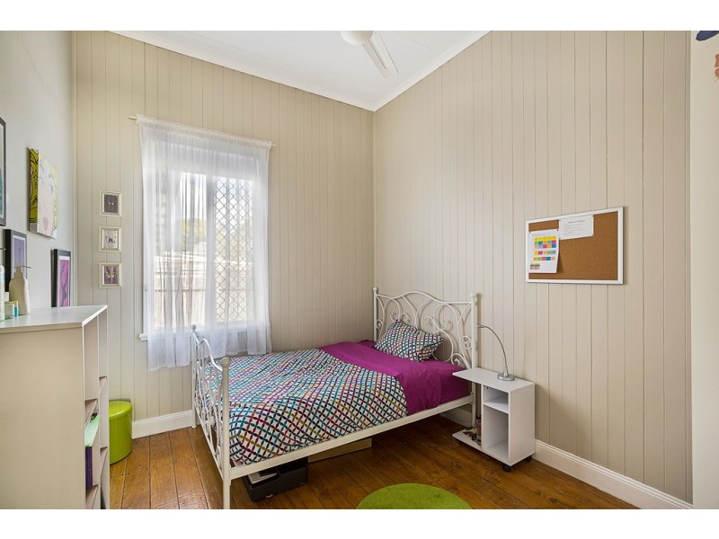 105 Holberton Street, Newtown QLD 4350