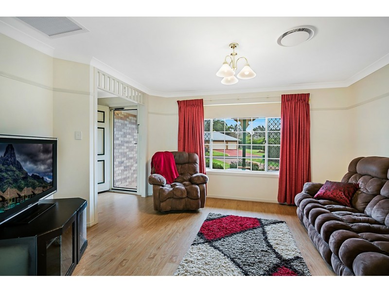 9 Bronwyn Court, Highfields QLD 4352