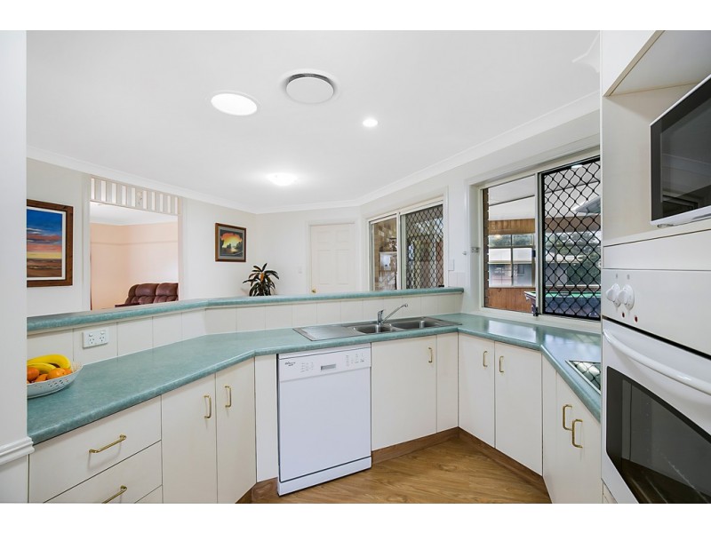 9 Bronwyn Court, Highfields QLD 4352