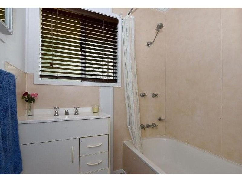 11 Festival Street, Rockville QLD 4350