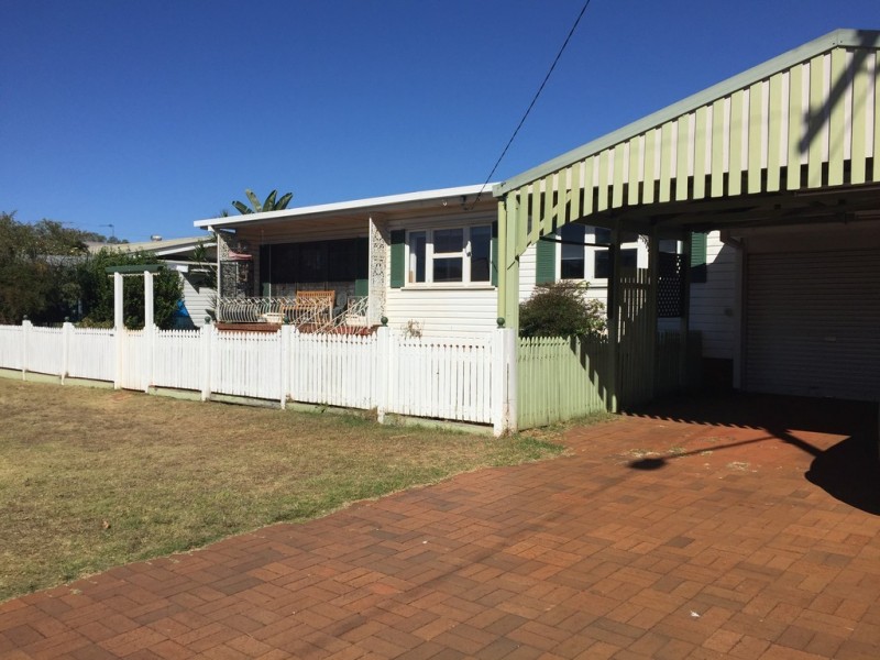 6 Wombyra Street, Newtown QLD 4350