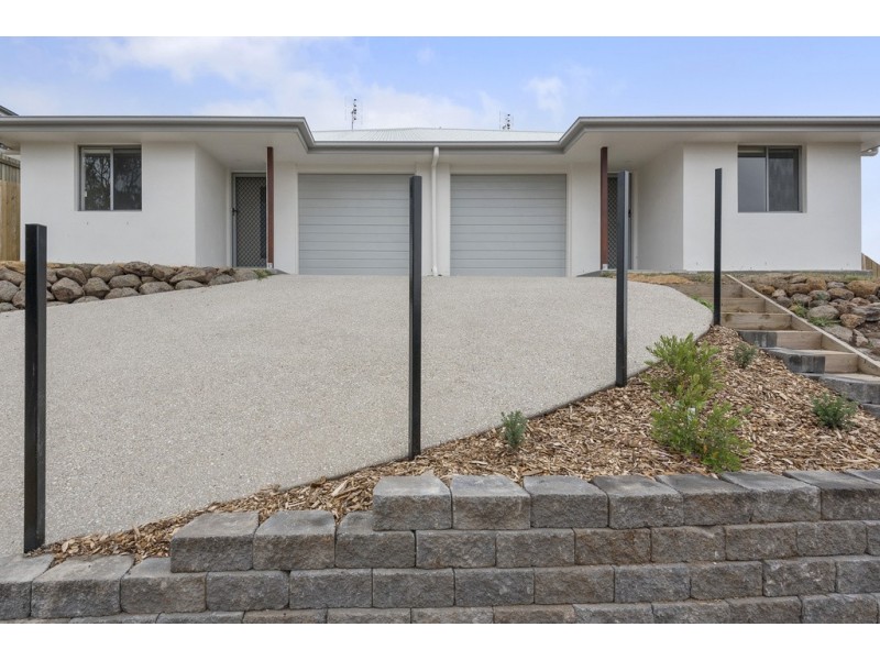 2/11 Adelaide Street, Cranley QLD 4350