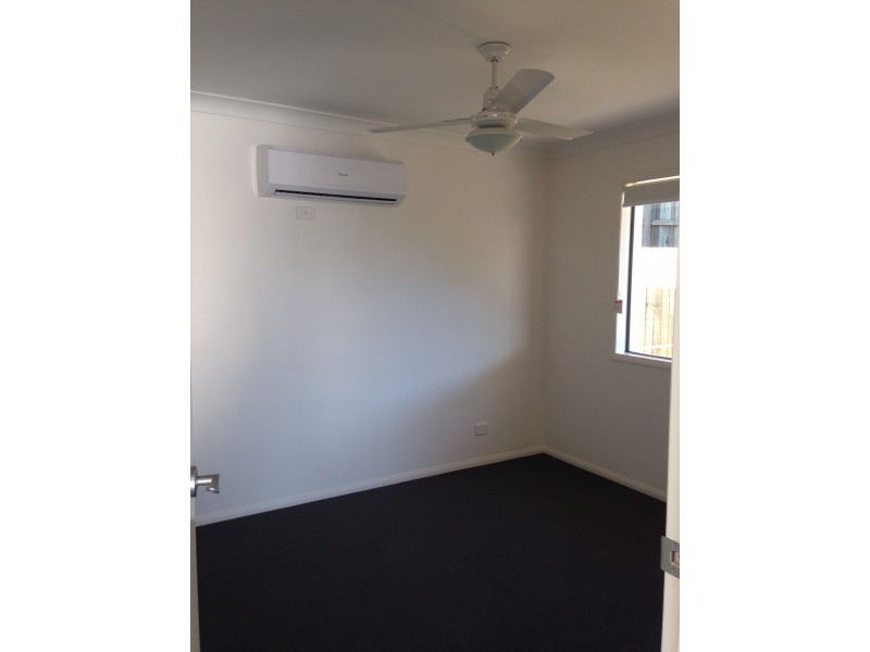 2/11 Adelaide Street, Cranley QLD 4350