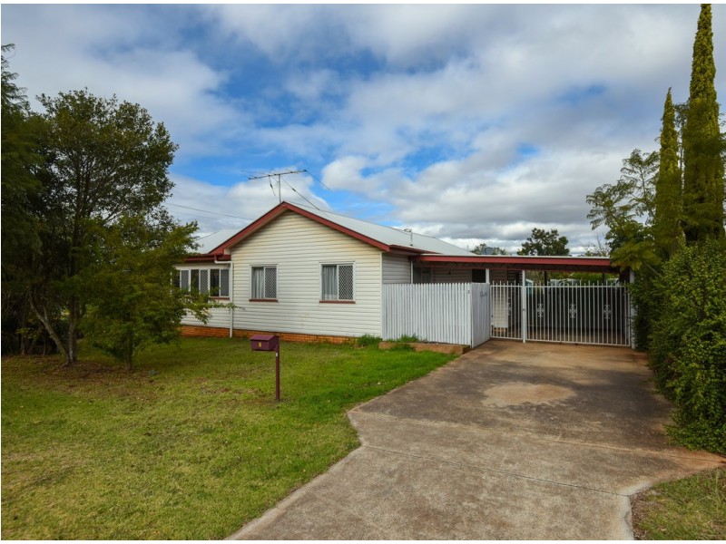 2 Harth Street, Rockville QLD 4350