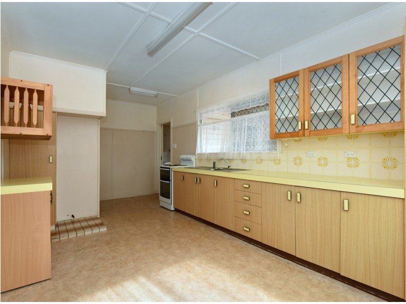 2 Harth Street, Rockville QLD 4350