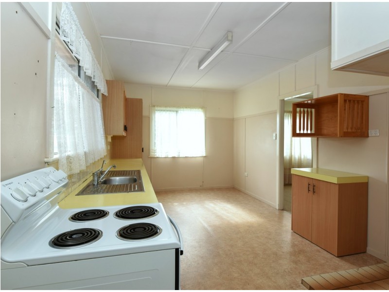 2 Harth Street, Rockville QLD 4350