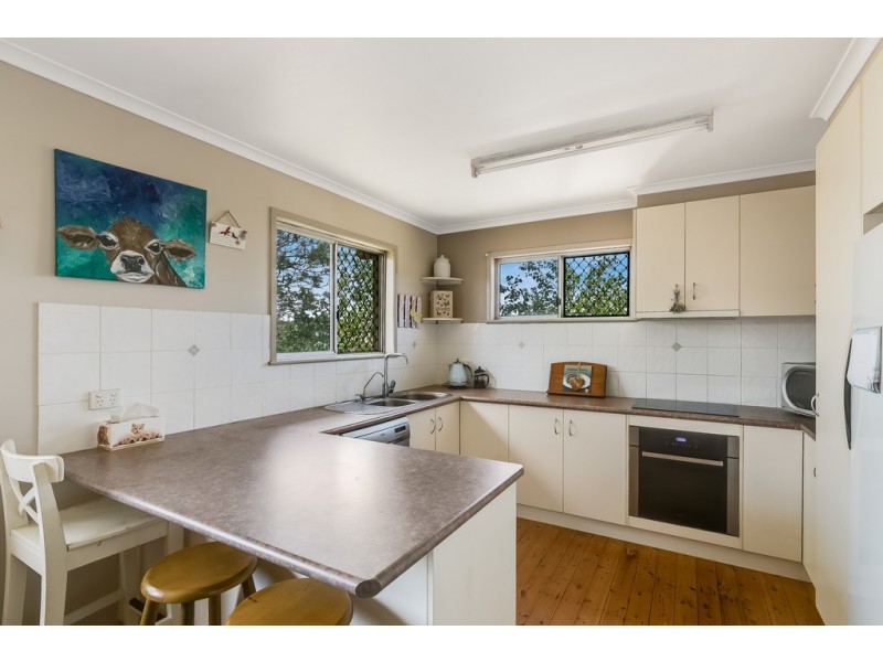 2 Bullock Street, Rockville QLD 4350