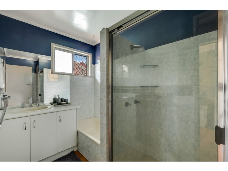 2 Bullock Street, Rockville QLD 4350