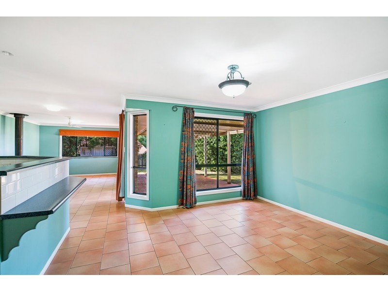 2 Shamrock Court, Middle Ridge QLD 4350