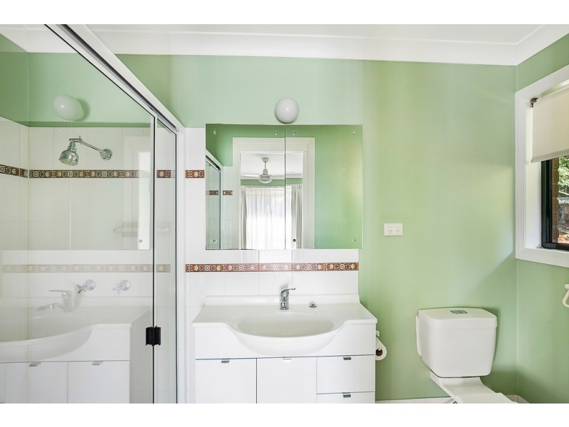 2 Shamrock Court, Middle Ridge QLD 4350