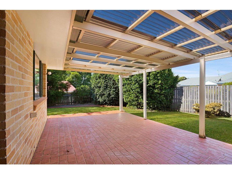 2 Shamrock Court, Middle Ridge QLD 4350