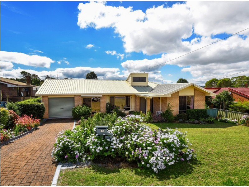 9 Zoe Court, Centenary Heights QLD 4350