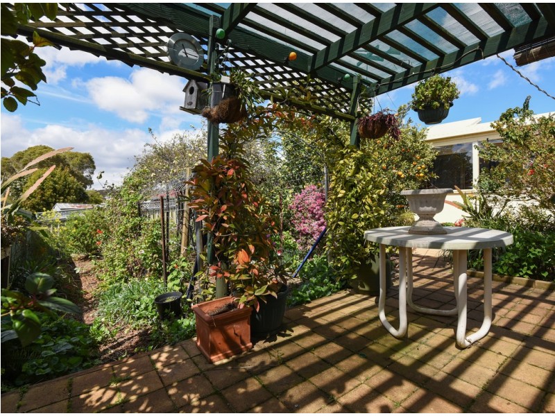 9 Zoe Court, Centenary Heights QLD 4350