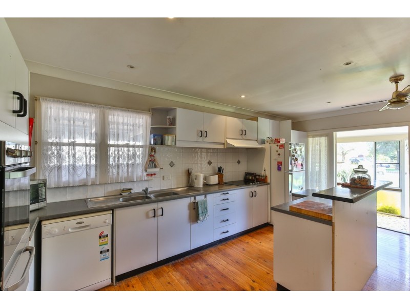 11 Perina Street, Wilsonton QLD 4350