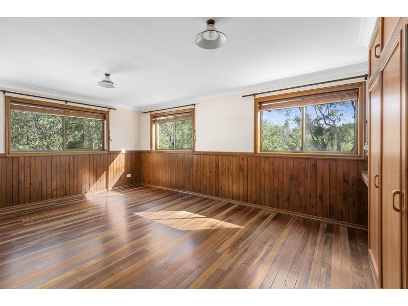 16 Gordon Crescent, Withcott QLD 4352