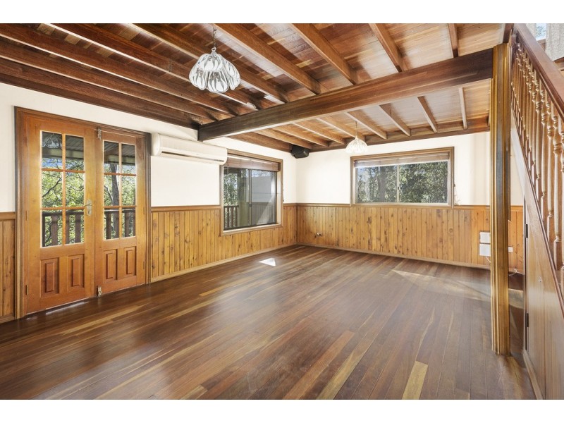 16 Gordon Crescent, Withcott QLD 4352