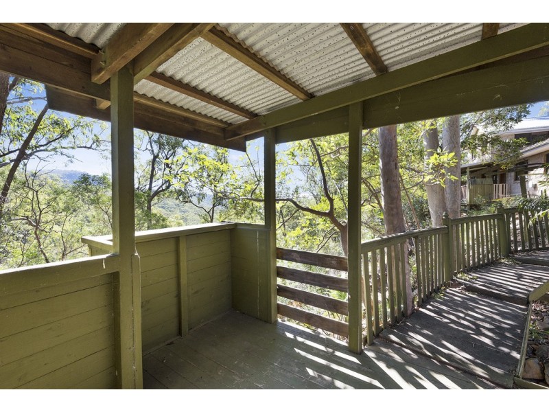 16 Gordon Crescent, Withcott QLD 4352