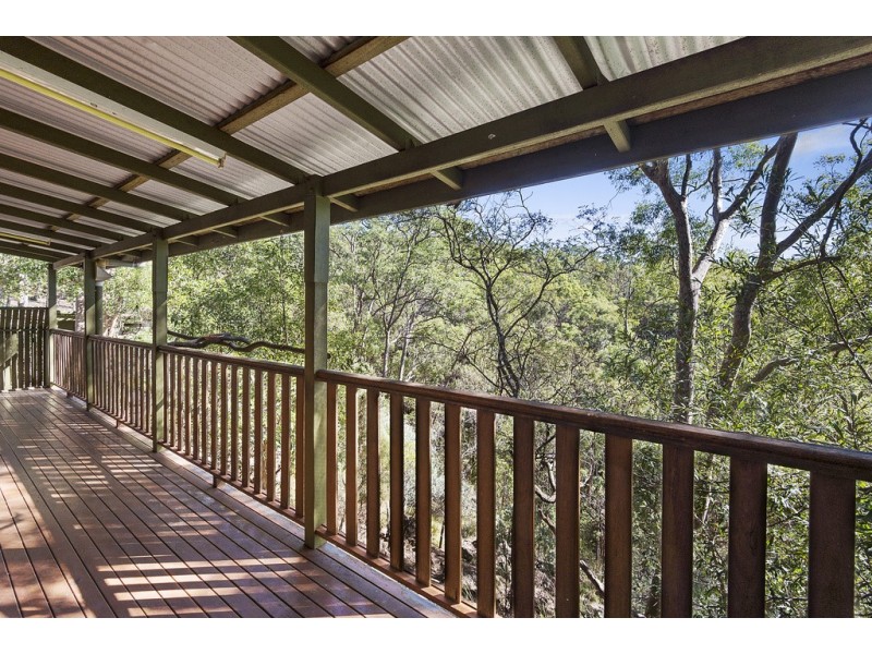 16 Gordon Crescent, Withcott QLD 4352