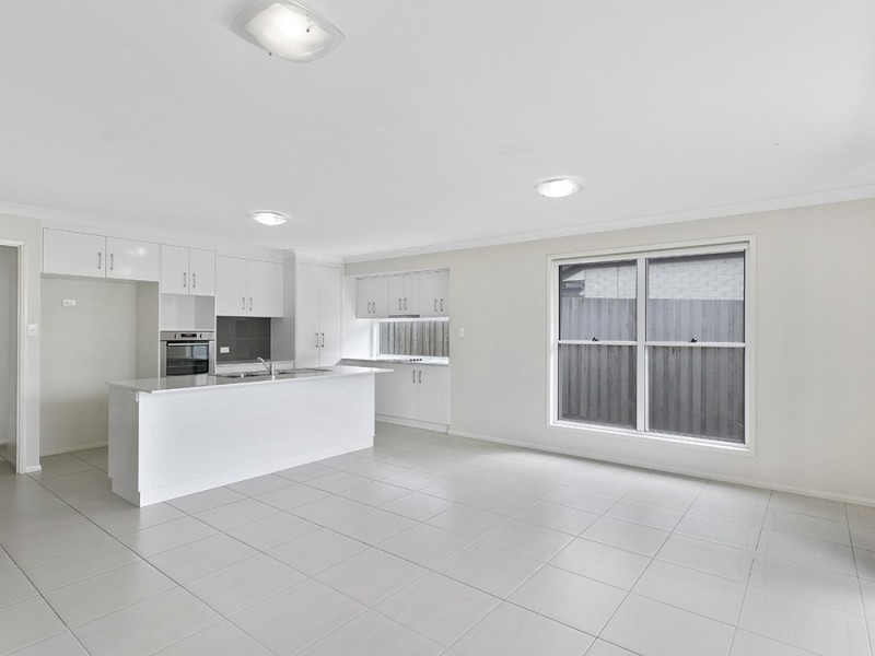 2/8 Wapiti Street, Kearneys Spring QLD 4350