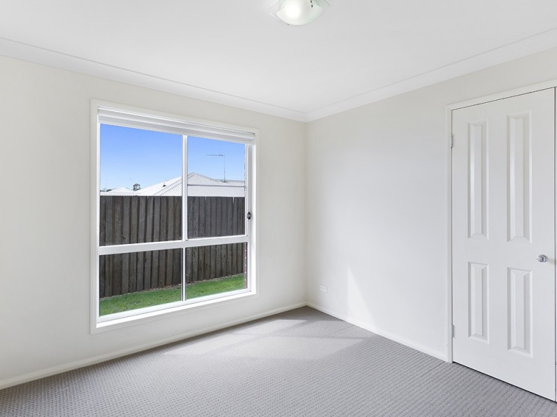 2/8 Wapiti Street, Kearneys Spring QLD 4350