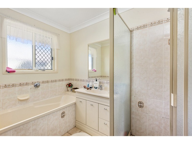 34 Paulene Crescent, Kearneys Spring QLD 4350