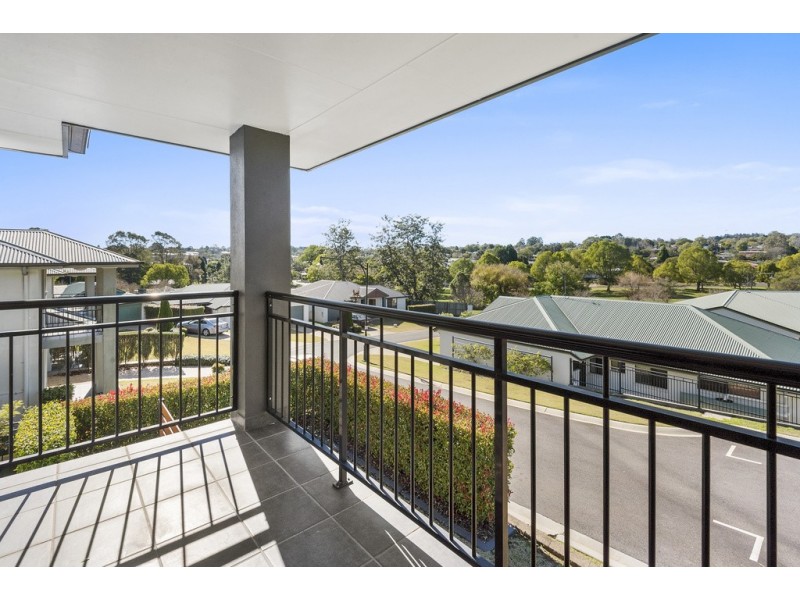 13/1 Cossart Street, Centenary Heights QLD 4350