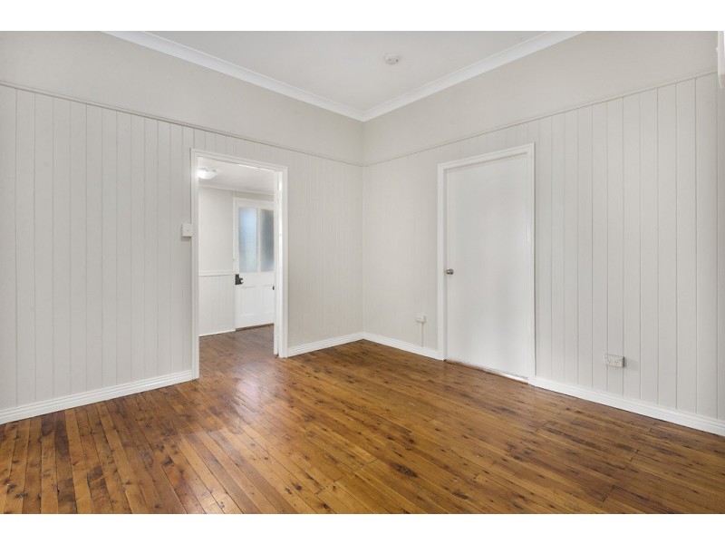 399 Tor Street, Newtown QLD 4350