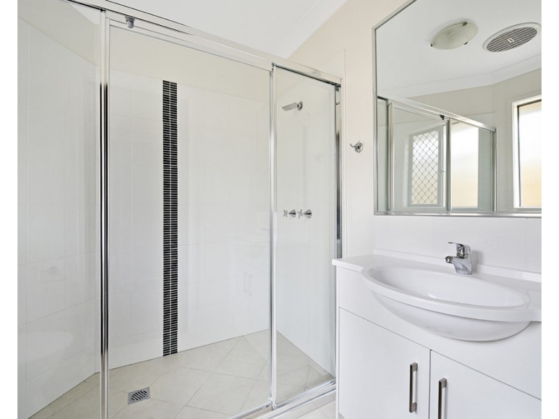 1/8 Whitefield Street, Glenvale QLD 4350