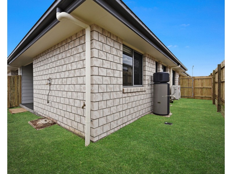 1/8 Whitefield Street, Glenvale QLD 4350