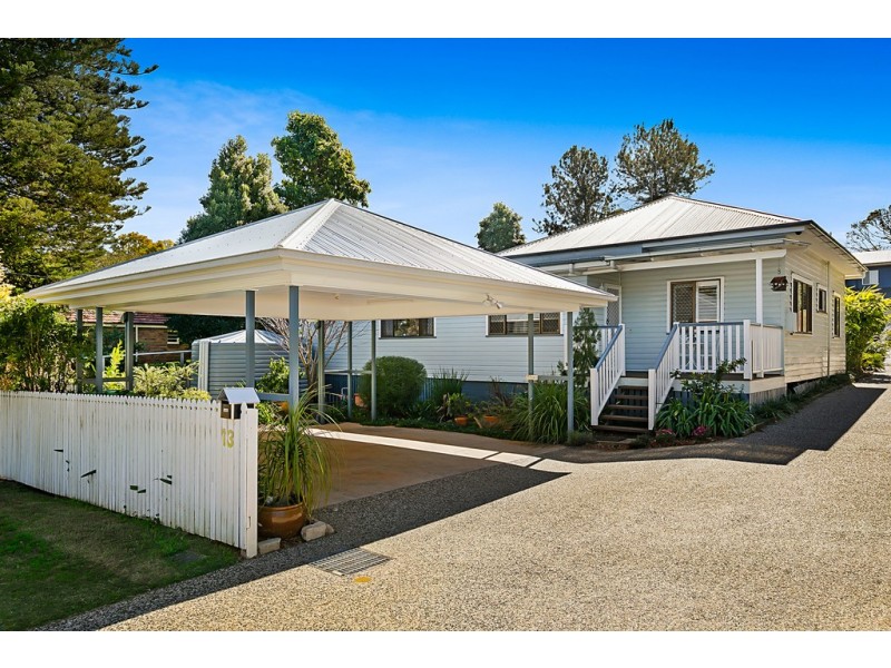 13 Barry Street, Mount Lofty QLD 4350
