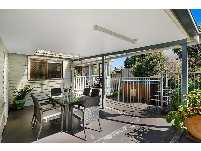 13 Barry Street, Mount Lofty QLD 4350