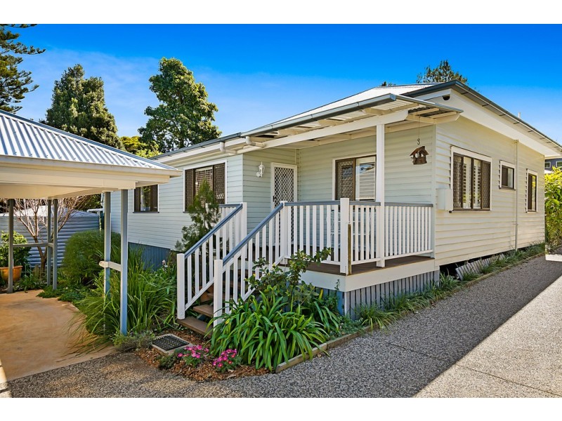 13 Barry Street, Mount Lofty QLD 4350