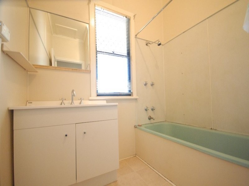 119 Hill Street, Newtown QLD 4350