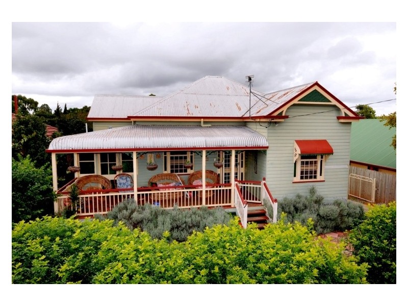 20 Robinson Street, North Toowoomba QLD 4350