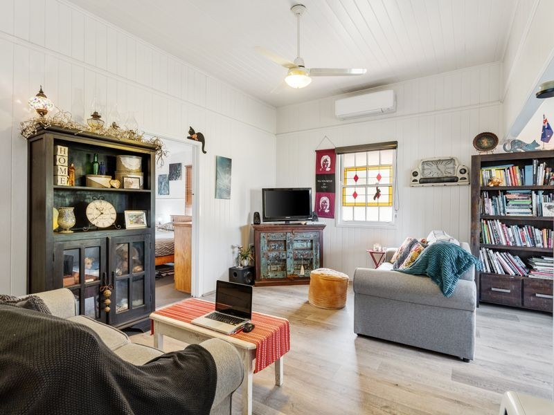 13 Cooper Street, South Toowoomba QLD 4350