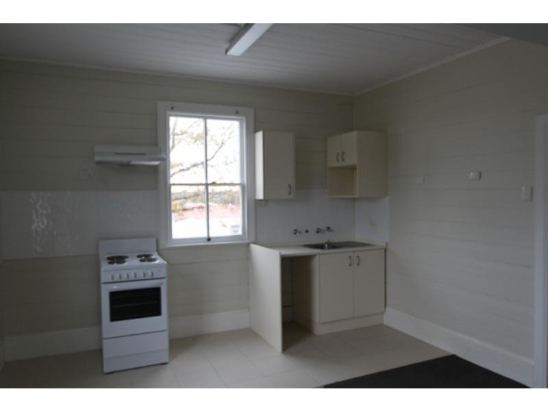 8 Page Street, Moruya NSW 2537