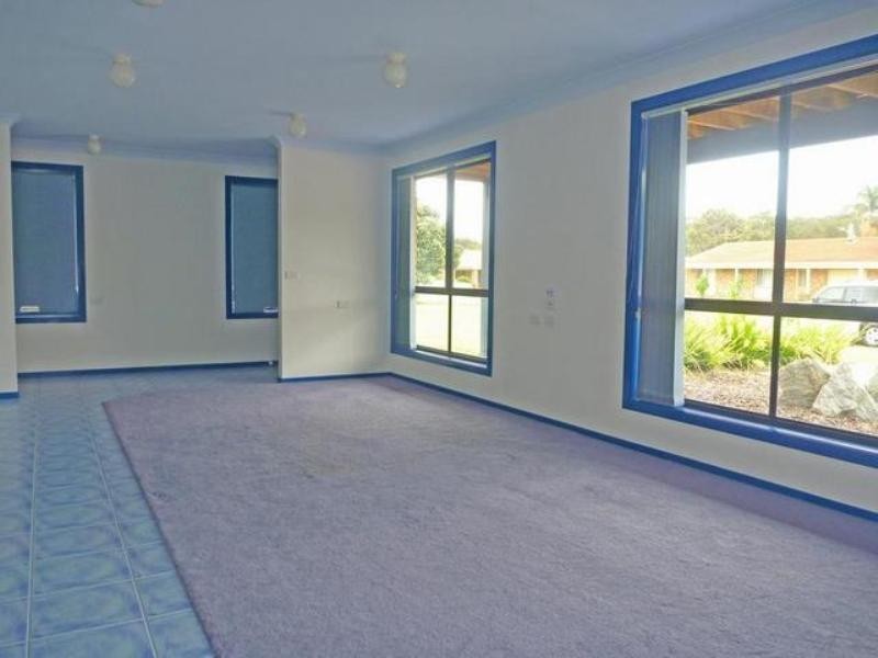 2/1 Cedar Place, Maloneys Beach NSW 2536