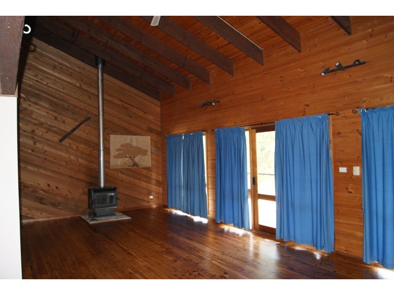 3 Maclean Place, Moruya NSW 2537