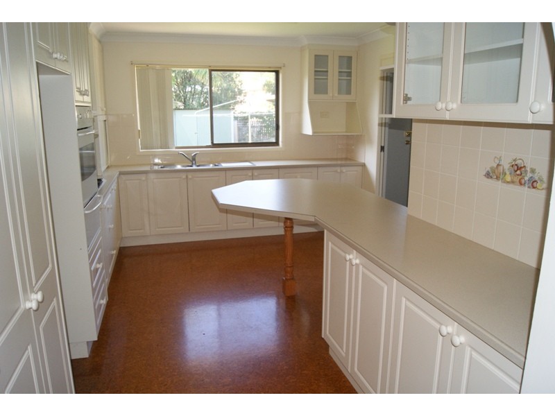1 Clare Crescent, Batehaven NSW 2536