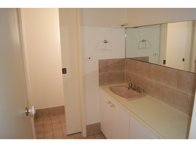1 Clare Crescent, Batehaven NSW 2536