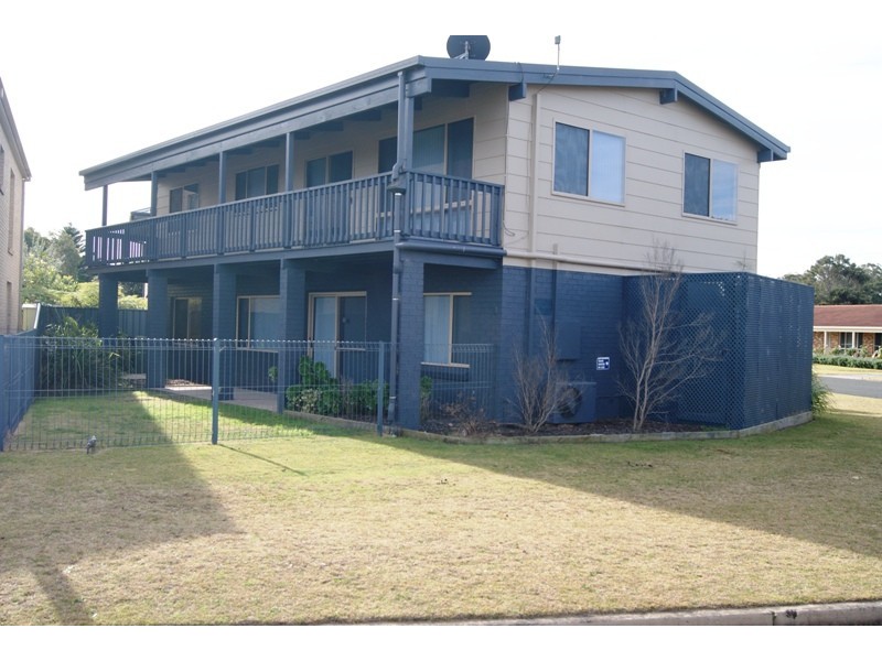 1/1 Cedar Pde, Maloneys Beach NSW 2536