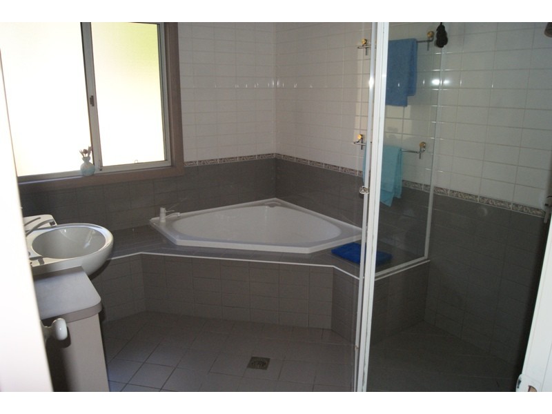 20 Merriwee Avenue, Malua Bay NSW 2536