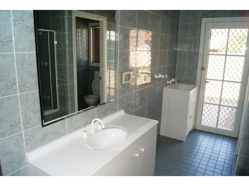 98 Beach Road, Batemans Bay NSW 2536