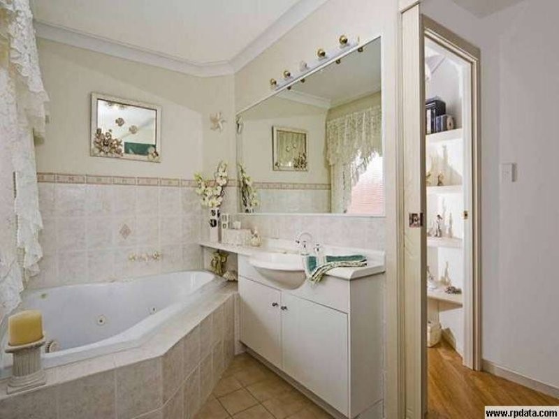 231 Endeavour Drive, Banksia Beach QLD 4507