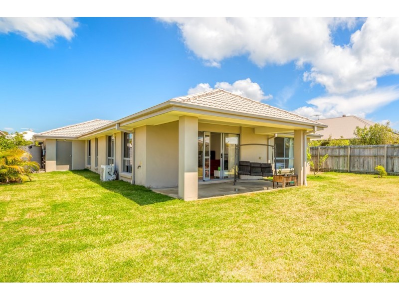12 Pectoral Place, Banksia Beach QLD 4507