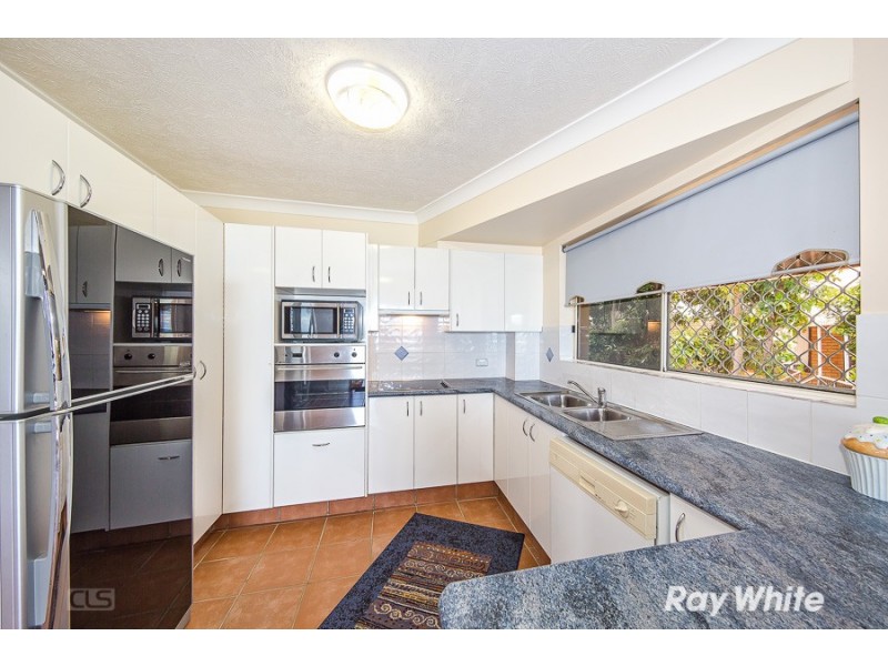 2/205 Welsby Parade, Bongaree QLD 4507