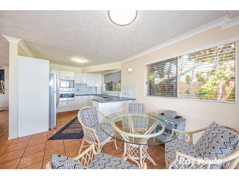 2/205 Welsby Parade, Bongaree QLD 4507